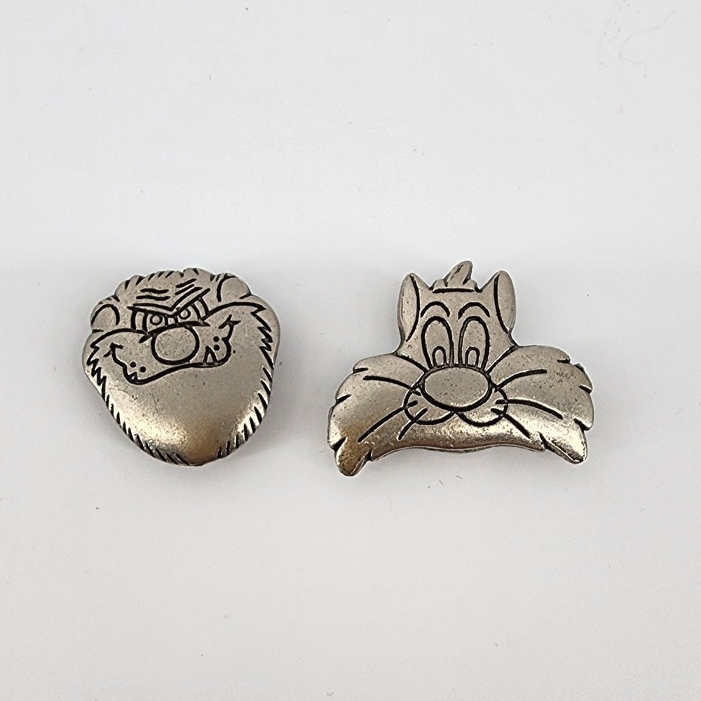 Vintage Looney Tunes Taz and Sylvester Silver Tone Metal Button Cobwrs Charms WB